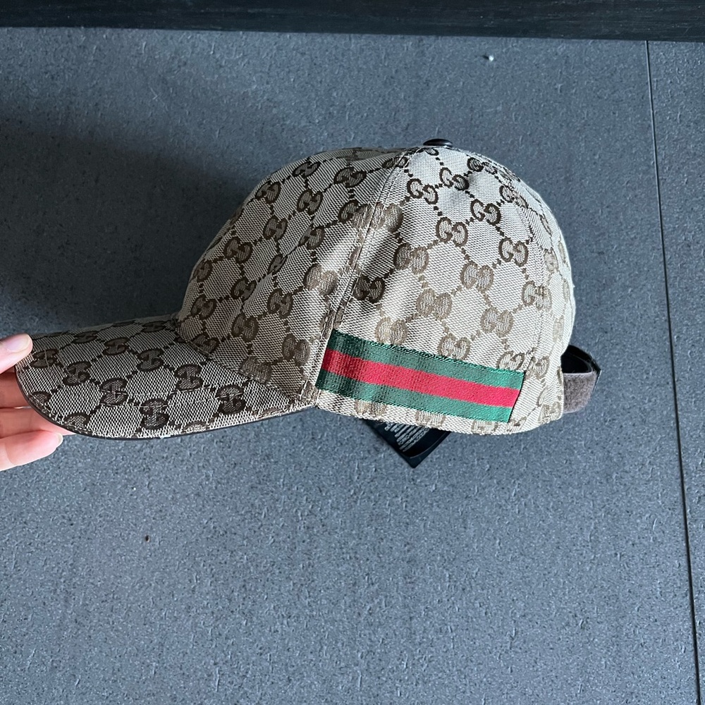 Authentic canvas Gucci GG Baseball Cap